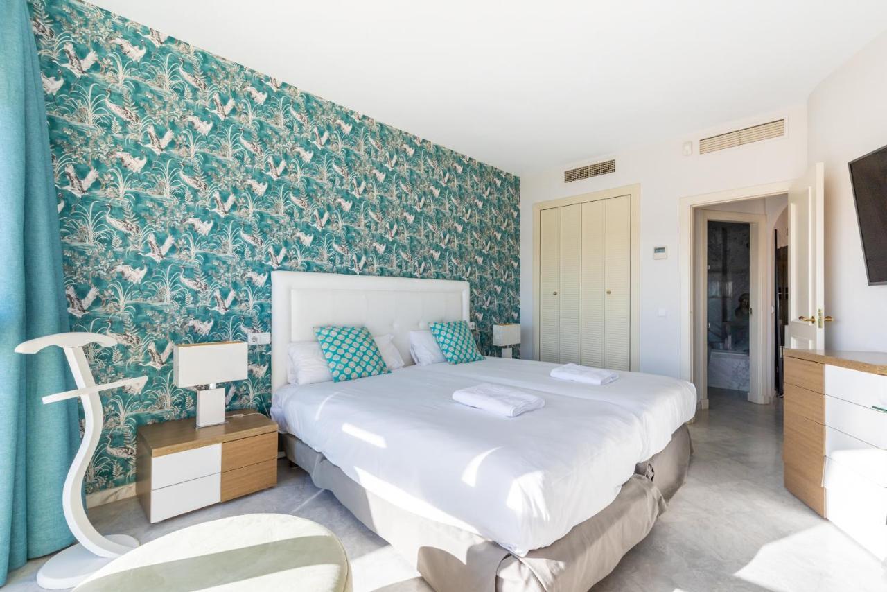 Wintowinrentals Luxury And Sea View Inside Puerto Marina Benalmadena Luaran gambar