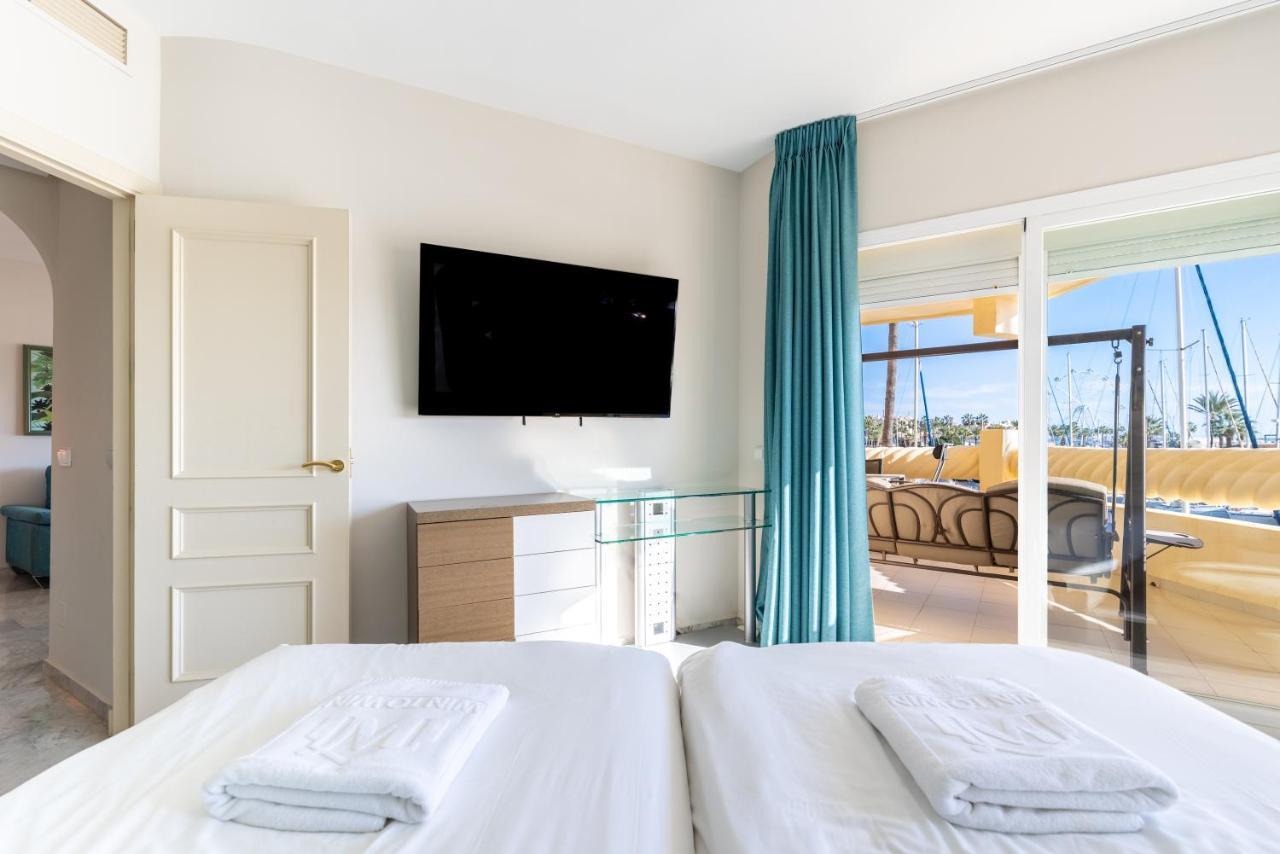 Wintowinrentals Luxury And Sea View Inside Puerto Marina Benalmadena Luaran gambar