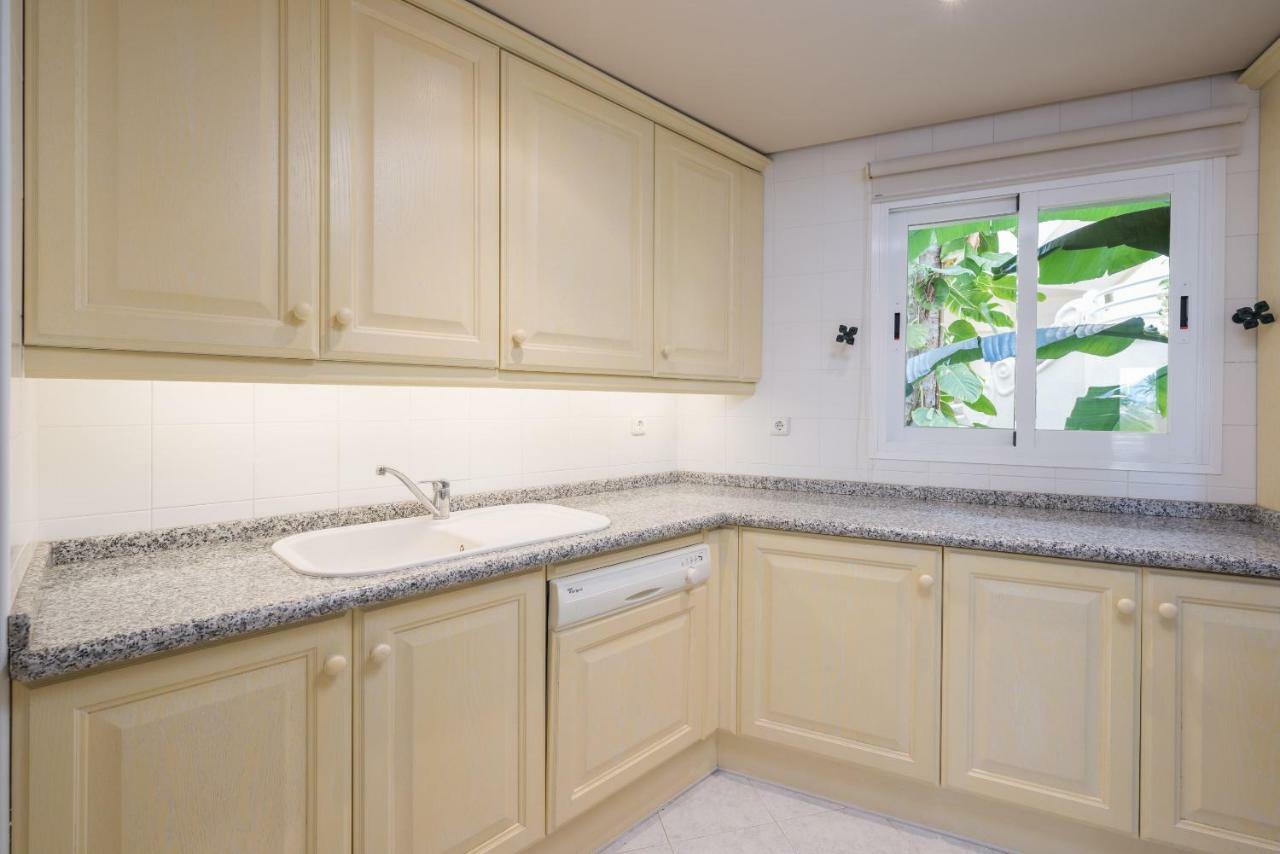 Wintowinrentals Luxury And Sea View Inside Puerto Marina Benalmadena Luaran gambar