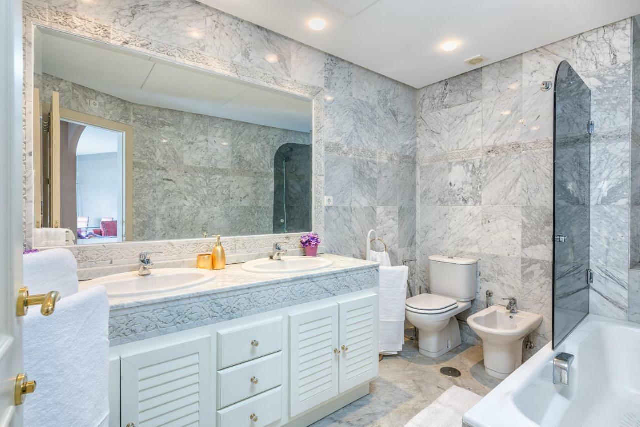 Wintowinrentals Luxury And Sea View Inside Puerto Marina Benalmadena Luaran gambar
